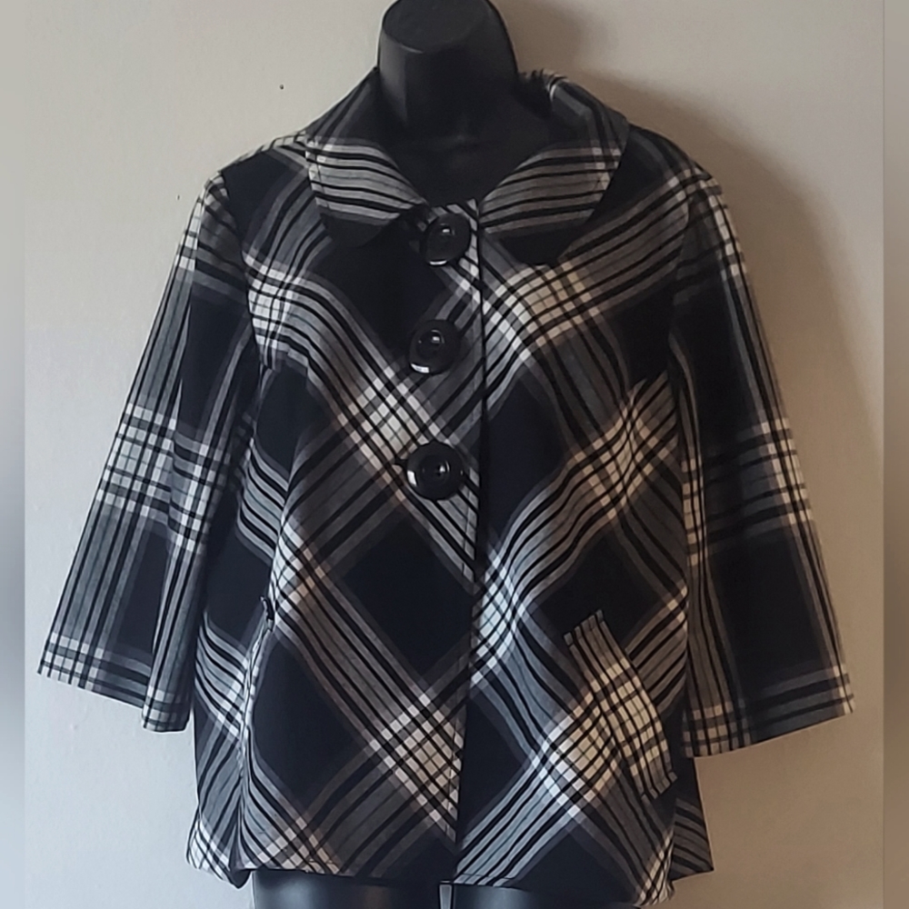 Short Sleeve Blazer